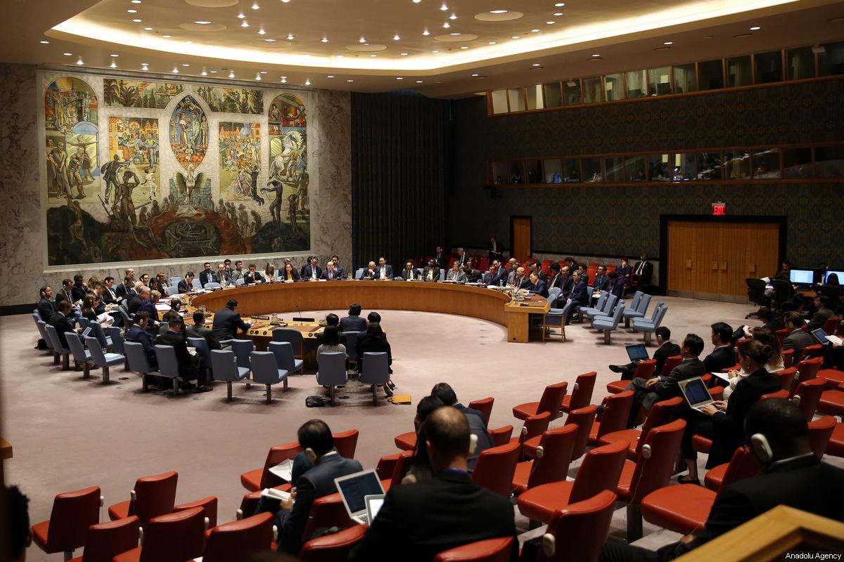 Заседание совета безопасности оон. Зал совета безопасности ООН. Зал заседаний совета безопасности ООН. Зал Совбеза ООН. Заседание ООН 1992.