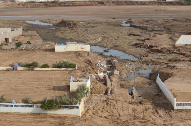 Туристический лагерь в Сиди Ифни был затоплен водой, которая поднялась над ним на семь метров. Он был построен нелегально на берегу реки, - говорят в местных неправительственных организациях.