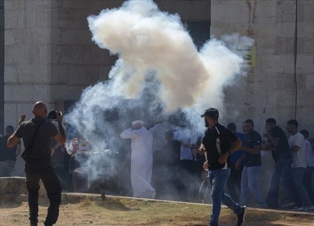 Израильская полиция избила палестинку после намаза в Аль-Аксе