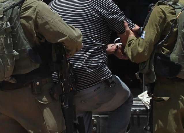 Израильские силы во время очередного рейда арестовали двух палестинцев 