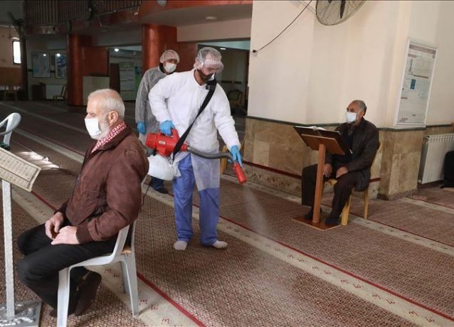 Коронавирус: Спустя три месяца Палестина вновь открыла мечеть и церковь