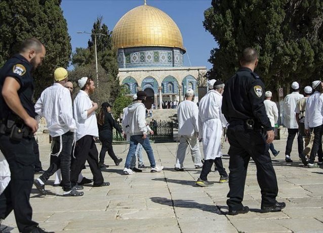 Иерусалим: Десятки поселенцев вновь штурмуют мечеть Аль-Акса 