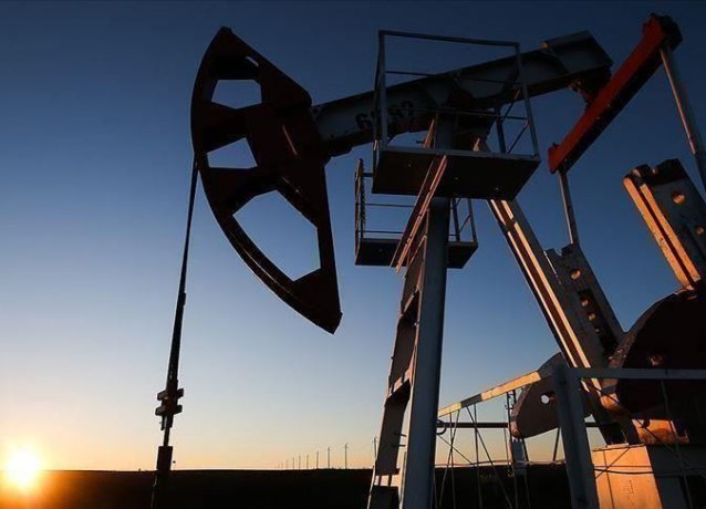Экономика: В Ливии прекратили добывать нефть