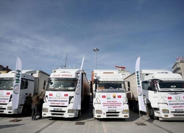 Сирия: Турция отправила гуманитарную помощь в Идлиб