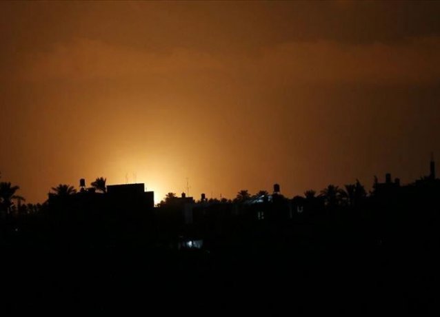 Израильские военные самолеты подвергли обстрелу объекты ХАМАС в Газе
