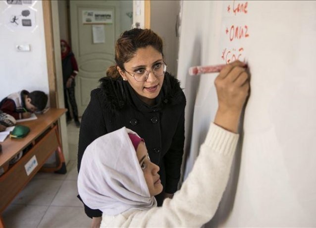 Турецкая благотворительная организация предоставляет образование детей в Сирии