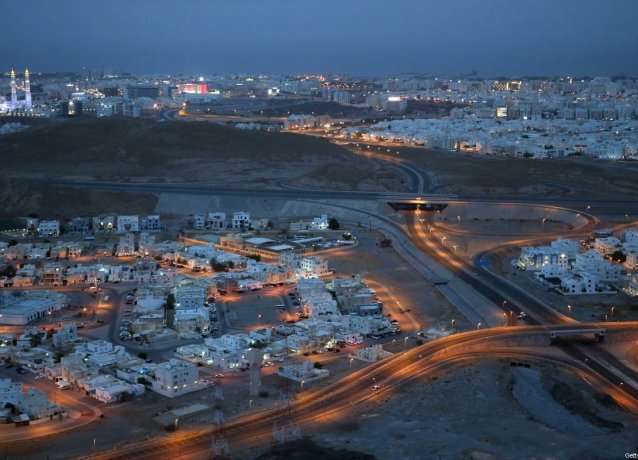 Оман ввел  ночной комендантский час для борьбы с Covid-19