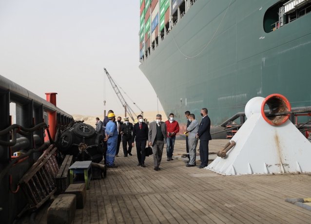Застрявший корабль в Суэцком канале: Чем обеспокоено египетское правительство?