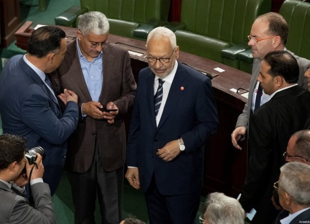 Армия Туниса запретила спикеру парламента войти в офис