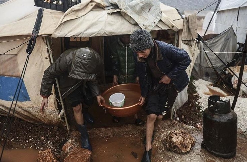 Дожди усугубляют страдания сирийских беженцев в Идлибе