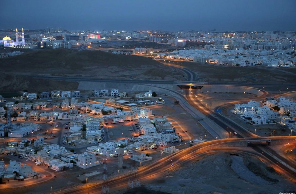 Оман ввел  ночной комендантский час для борьбы с Covid-19