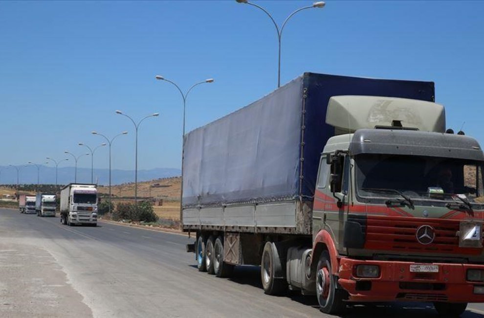 ООН отправила еще 30 грузовиков с гуманитарной помощью в Северную Сирию