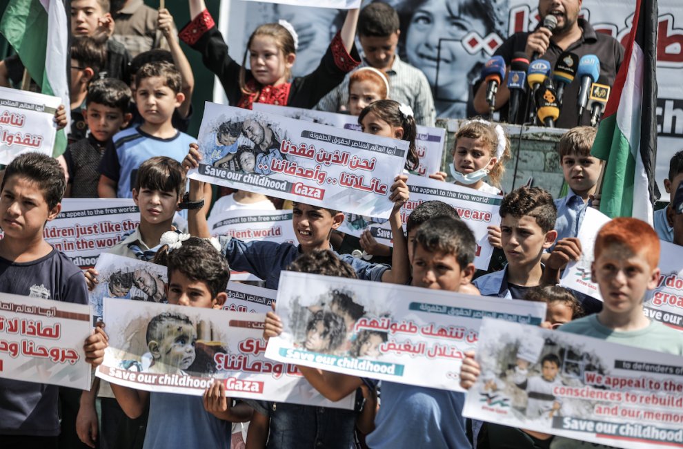 Дети Газы запускают в небо воздушные шары, требуя прекращения израильской блокады